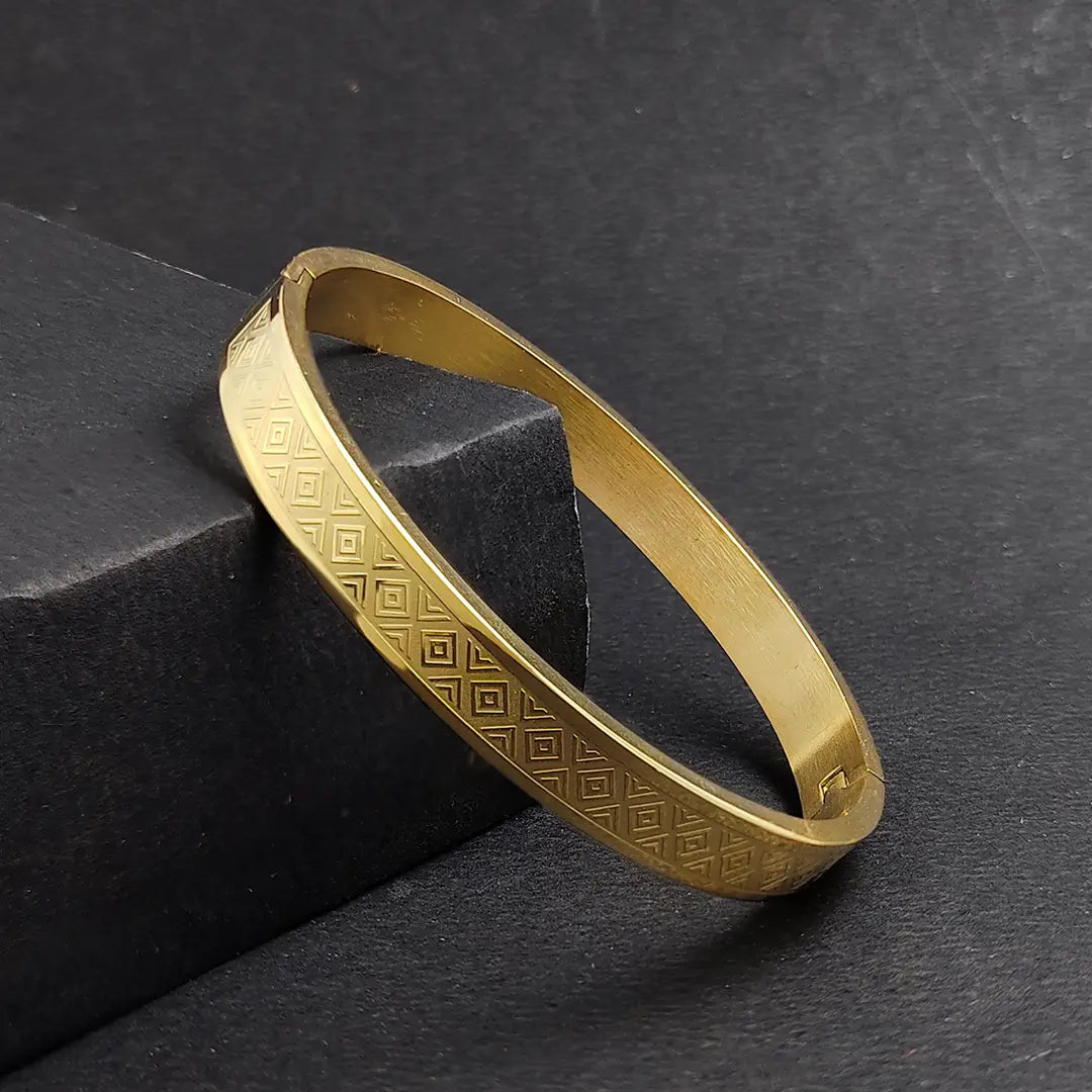 High Polished Stainless Steel Designer Gold Plated Kada for Unisex